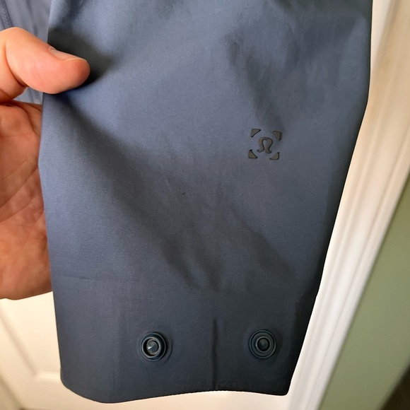Mens Lululemon Outpour Shell Rain Jacket Medium - Picture 10 of 13
